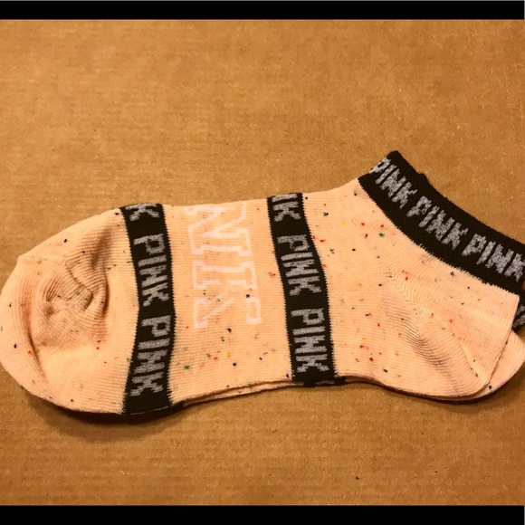 NWOT vs Pink socks - Picture 3 of 4